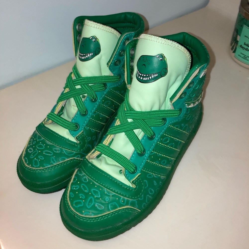 Adidas *NEW* Toy Story “REX” Gym Shoes Kids Size 2